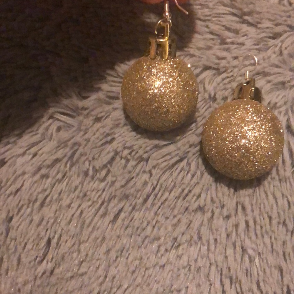 Ornament earrings - Picture 2 of 3